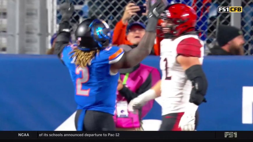 Ashton Jeanty scores his second TD of the night, extending Boise State's lead over San Diego State