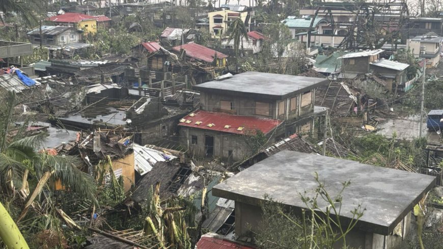 Latest typhoon lashes the Philippines, causing tidal surges and displacing massive numbers of people