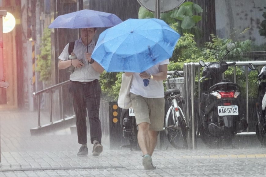 東北季風、輕颱「萬宜」環流夾擊　5縣市「豪大雨特報」一路下到晚上