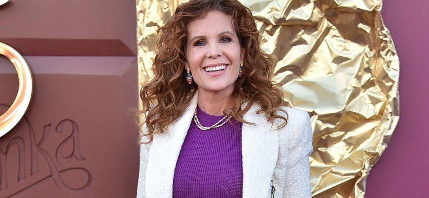 Actress Robyn Lively Is Totally Game For A Potential 'Teen Witch' Sequel