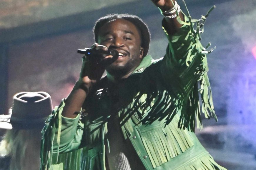 Shaboozey Had the Crowd Feeling Tipsy Performing 'A Bar Song' at the 2024 CMA Awards