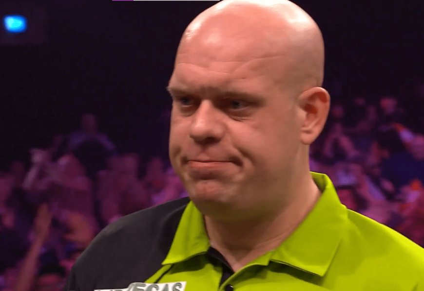 Michael van Gerwen heavily beaten by player 57 places below him in rankings in worrying setback before World Darts Championship