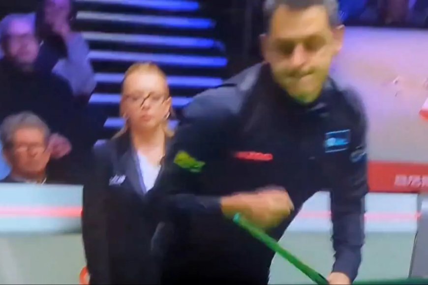 Ronnie O’Sullivan punches table as he’s dumped out UK Championship first round