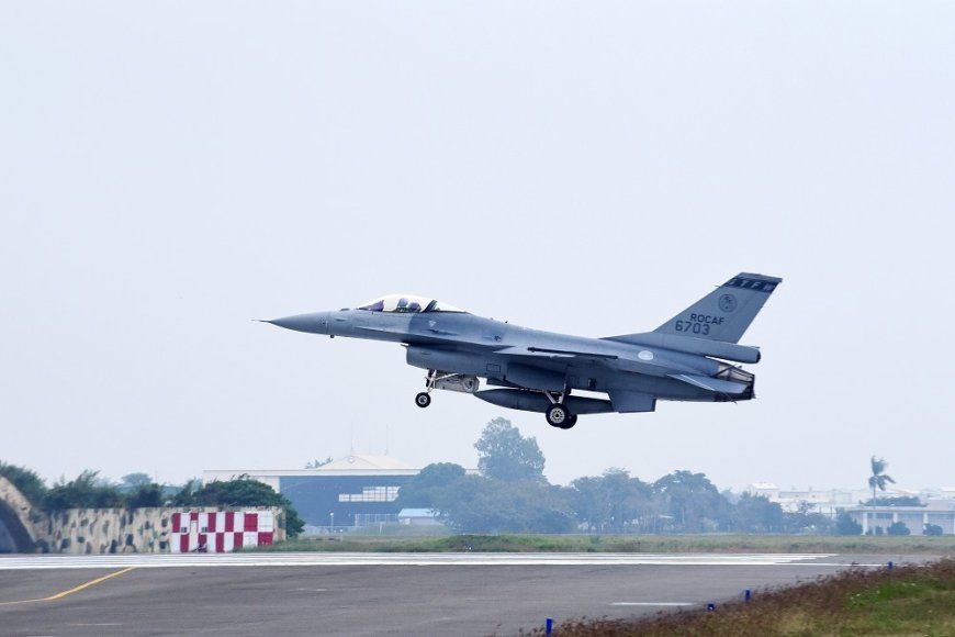 【鳳展案展翅】F-16V BLK20外掛式電戰莢艙　美方報價300億餘元