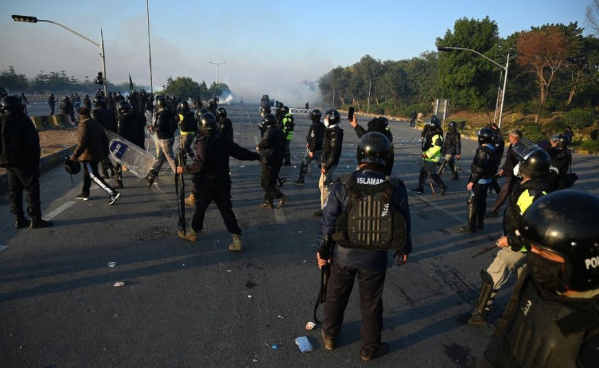 Imran Khan Supporters Breach Locked Down Pakistan Capital as Protests Turn Deadly