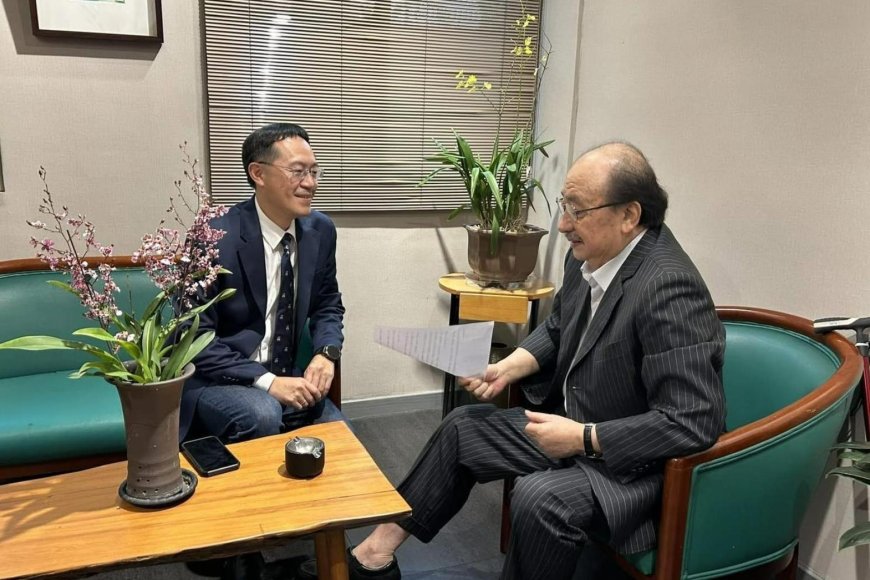 李坤城接洪申翰的民進黨副幹事長空缺　王義川進立院座位在黃國昌正後方