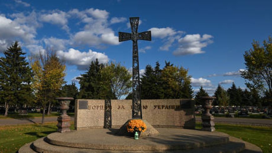 Canadian police treating Nazi monument as war memorial – media