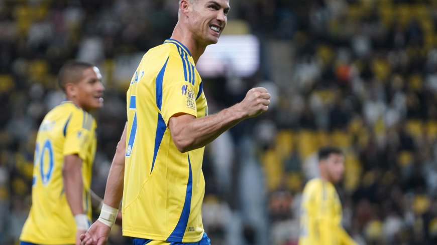 Cristiano Ronaldo sent three-word message by ex-Man United teammate after netting landmark strike in Al Nassr win