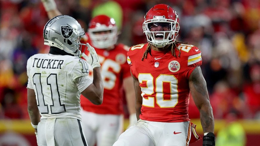 Chiefs narrowly escape another lowly opponent with bizarre ending against Raiders to clinch playoff spot