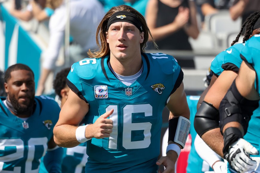 Jaguars QB Trevor Lawrence’s Brutal Helmet Hit Sparks Massive On-Field Fight