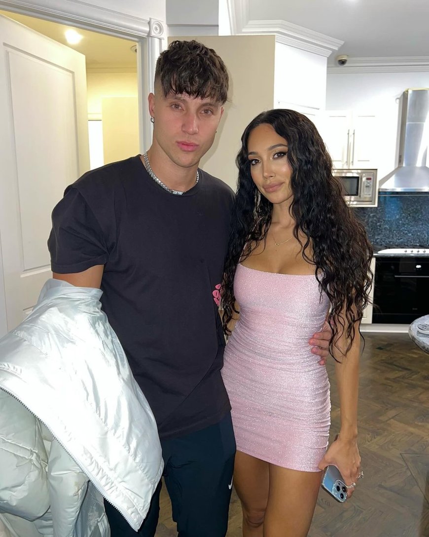 OnlyFans Model Scarlet Vas Reveals She Is Pregnant With Stepbrother's Baby