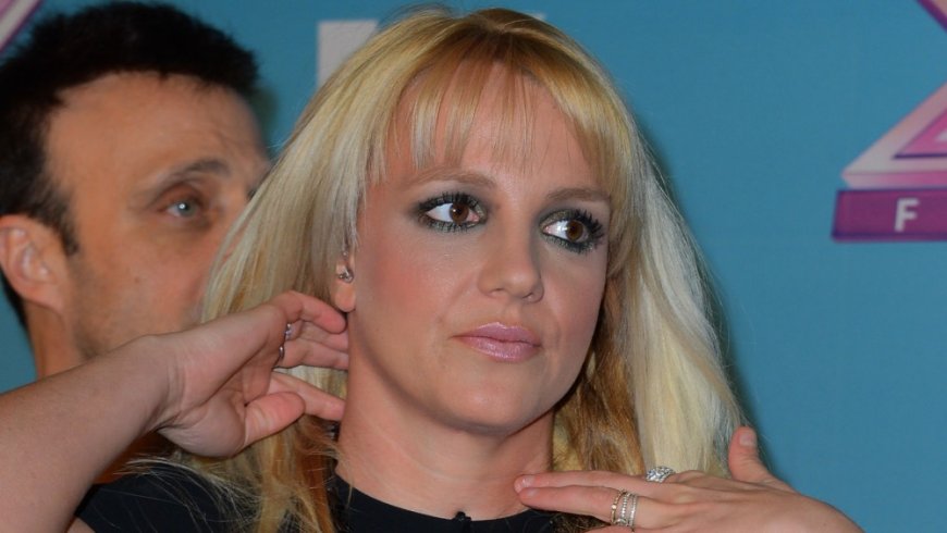 Britney Spears Reveals She Moved to Mexico to Escape ‘Incredibly Cruel’ Paparazzi