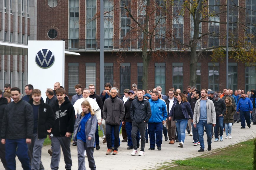 Nearly 100k workers joined VW strikes in Germany