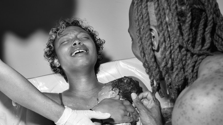 A Photographer’s Intimate Chronicle of Home Birth