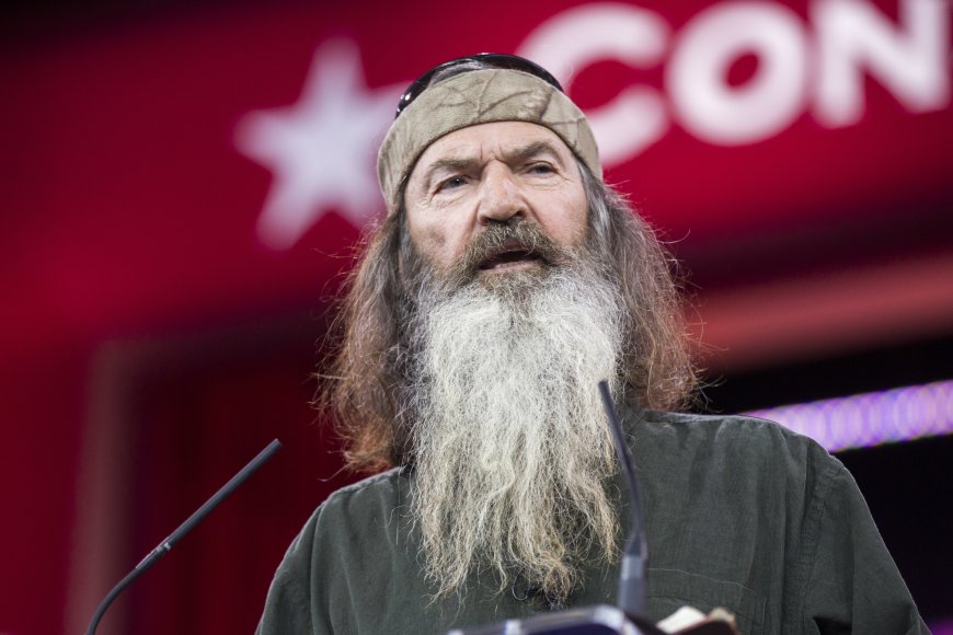 ‘Duck Dynasty’ Alum Phil Robertson Diagnosed With Alzheimer’s Disease