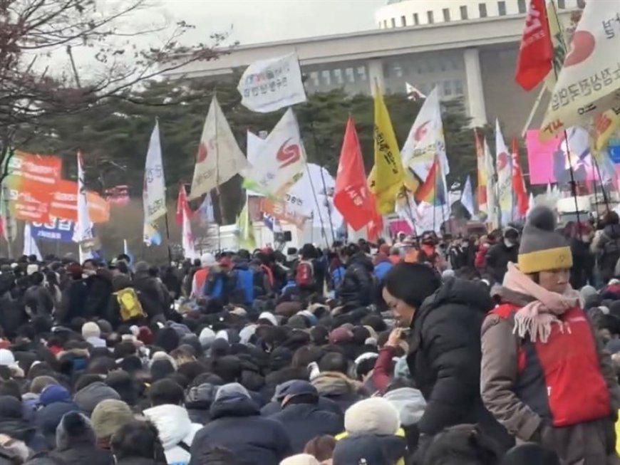 韓國會即將彈劾尹錫悅 張博洋在現場：好多年輕人