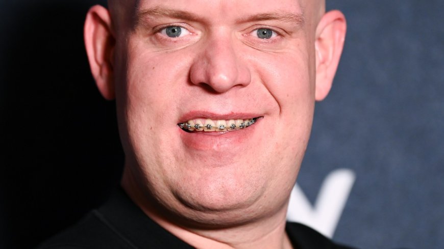 Michael van Gerwen teeth trouble explained as darts champion endures year of dental surgery