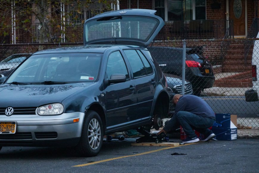 Americans are keeping their cars longer—and repairing them less