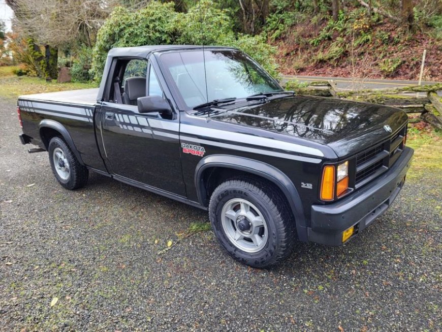 Find of the Day: Fun Meets Practicality in this 1990 Dodge Dakota Sport Convertible