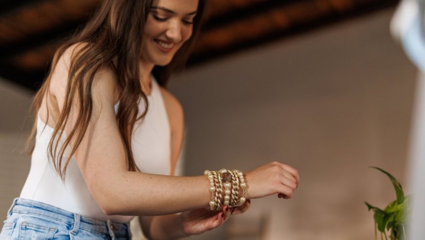 Shoppers Say This $14 Bracelet Set Is the ‘Best Amazon Jewelry Purchase They’ve Made’