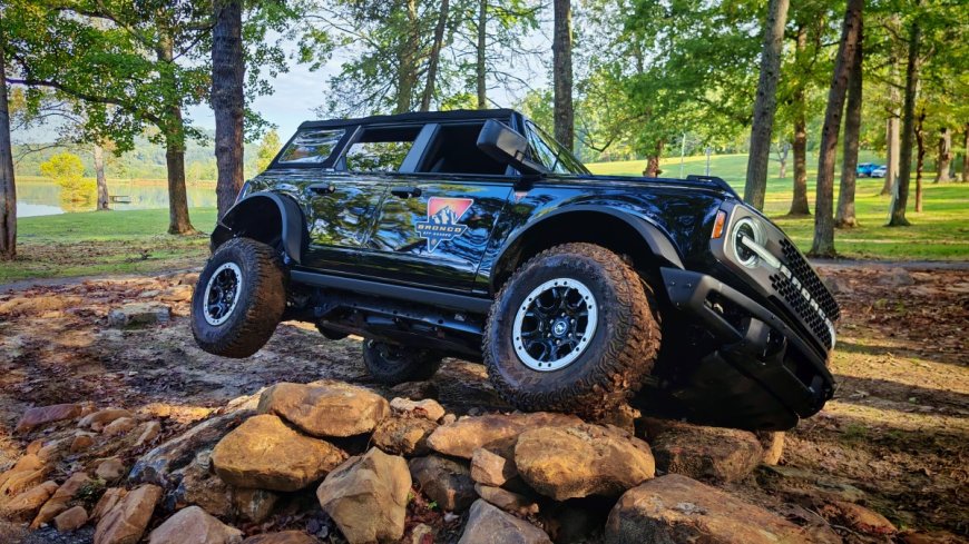 Learn how to offroad in a Ford Bronco