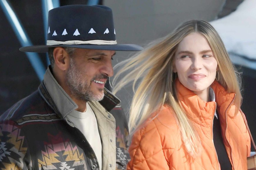 Mauricio Umansky Spotted with Model Klaudia K. on Aspen Vacation: PHOTO