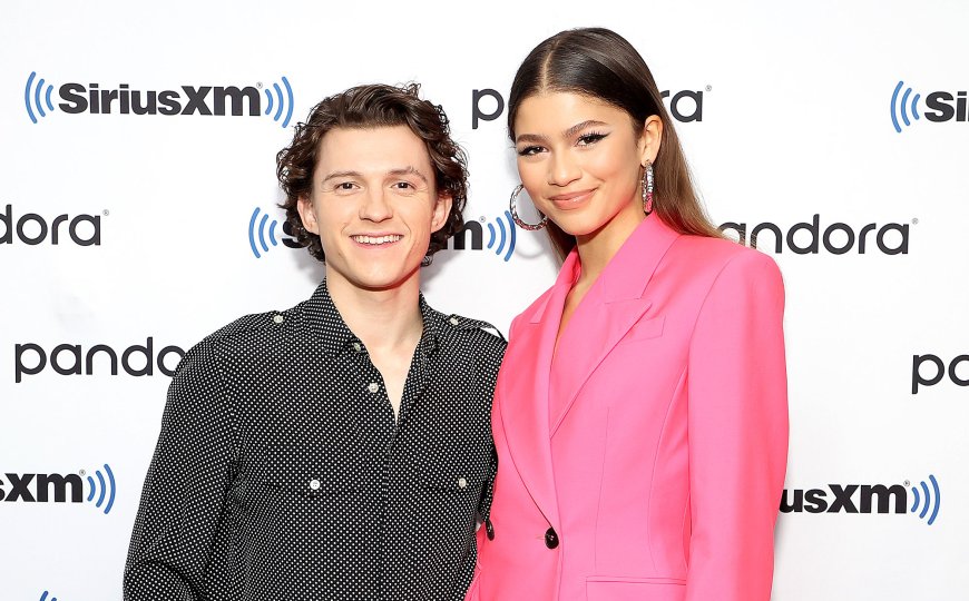 Tom Holland Teases 'Secret' Christmas Plans With Zendaya and Her Family 