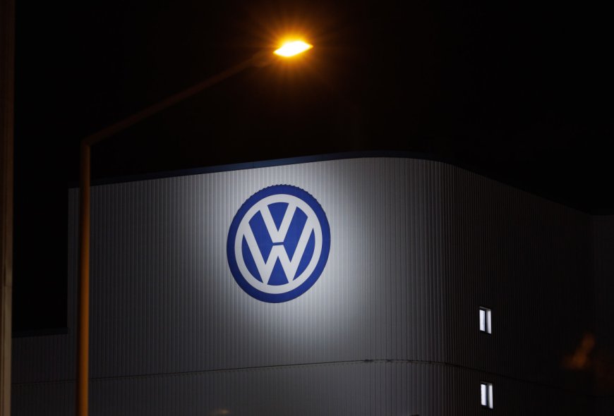 Volkswagen strikes deal to avoid German plant closures