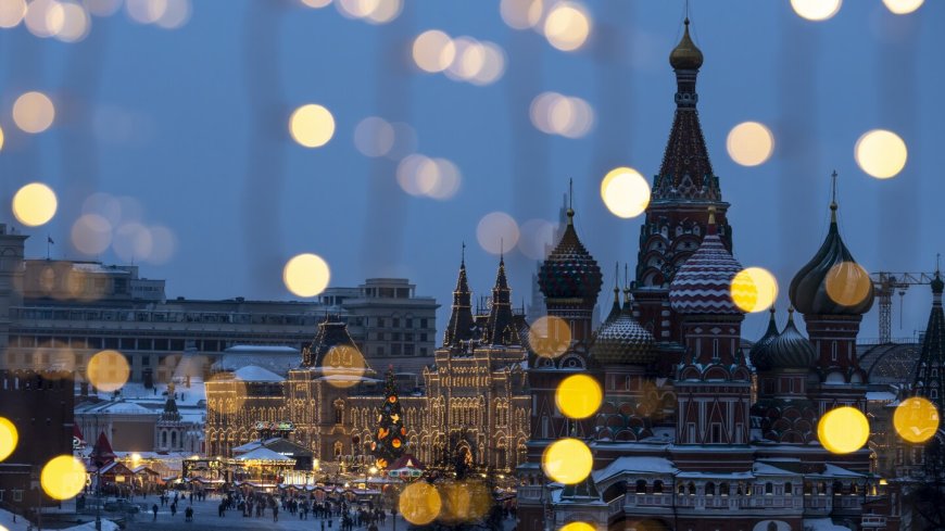 AP PHOTOS: Holiday lights illuminate the world