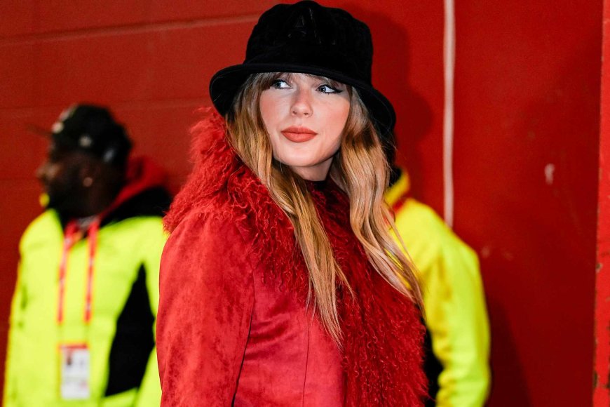 Taylor Swift Bundles Up in Fuzzy Chiefs Red Coat and Black Bucket Hat to Support Boyfriend Travis Kelce's Latest NFL Game