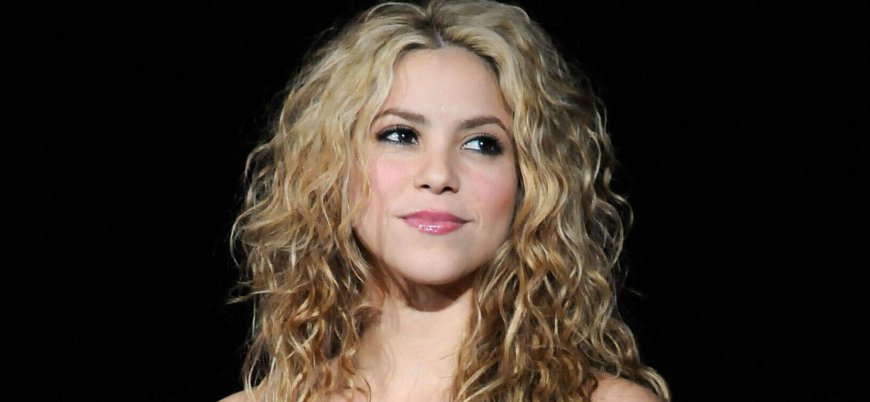 Shakira Reveals How Her Longtime Friend Chris Martin Helped Her When She Was 'Heartbroken'