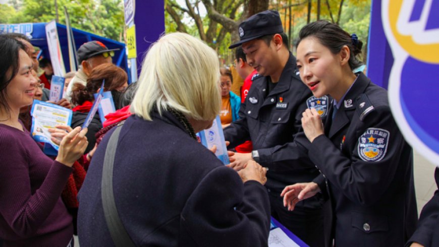 【广东警讯】反诈宣传角开到公园，市民现场讲述反诈经历