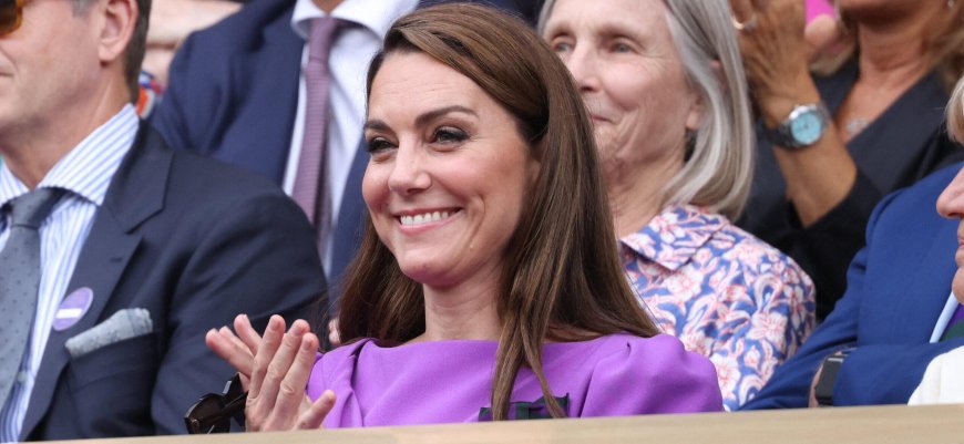 Kate Middleton's Long-Awaited Return To Royal Walkabouts Leaves Fans In Awe