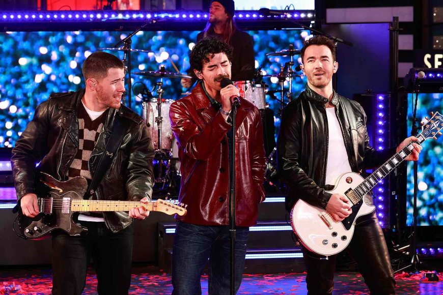 Jonas Brothers Perform “Camp Rock” Song, Cover The Cranberries for “Dick Clark's New Year's Rockin' Eve with Ryan Seacrest”