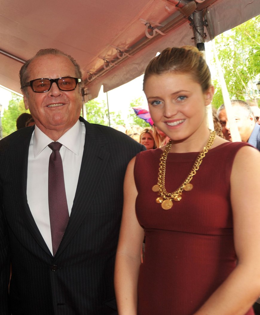 Jack Nicholson, 87, Appears in Rare Photo With His Kids for Holiday Recap