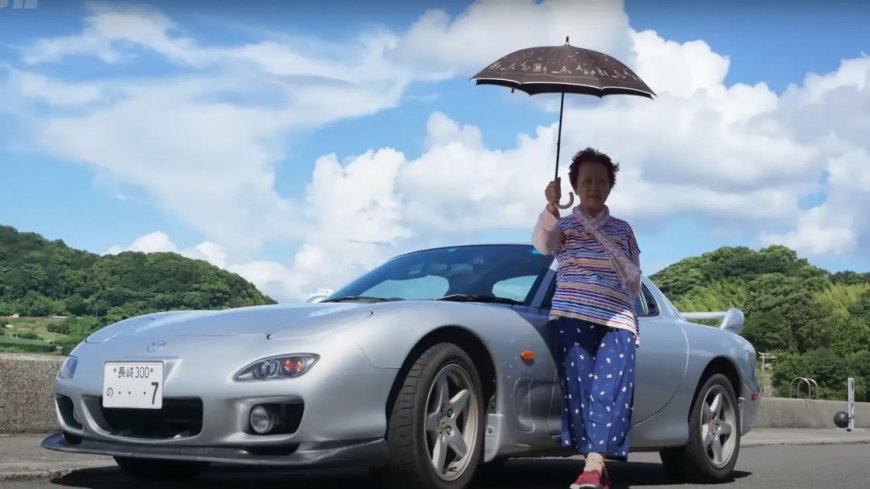 Woman Donates Manual FD Mazda RX-7 After Turning 80