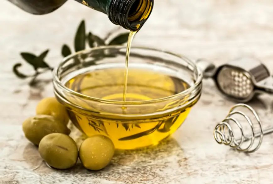 How to Use Castor Oil for Skin Whitening: 5 Effective DIY Remedies