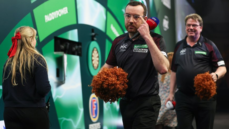 Referee Huw Ware instantly creates history at World Darts Championship final