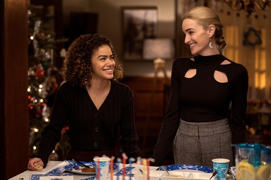 Brianne Howey Teases the 'New Sides' to Ginny and Georgia in Season 3