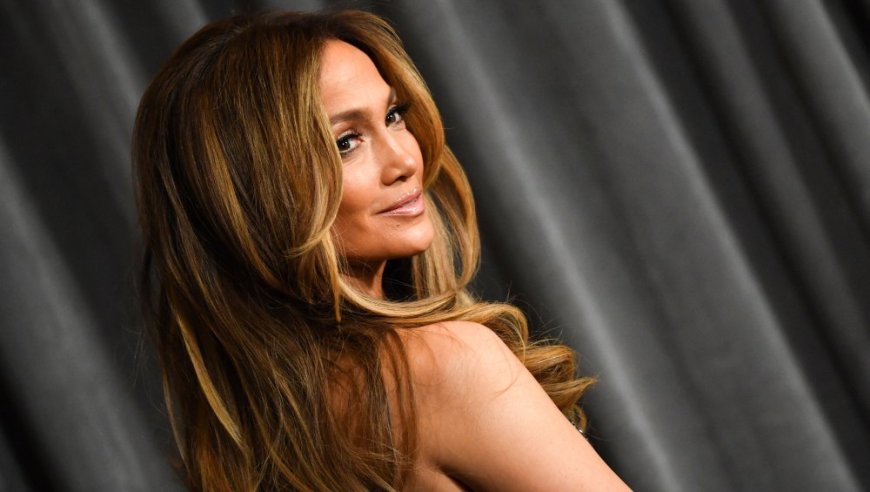 Jennifer Lopez's Vampy Glam Nail Polish Is Under $12