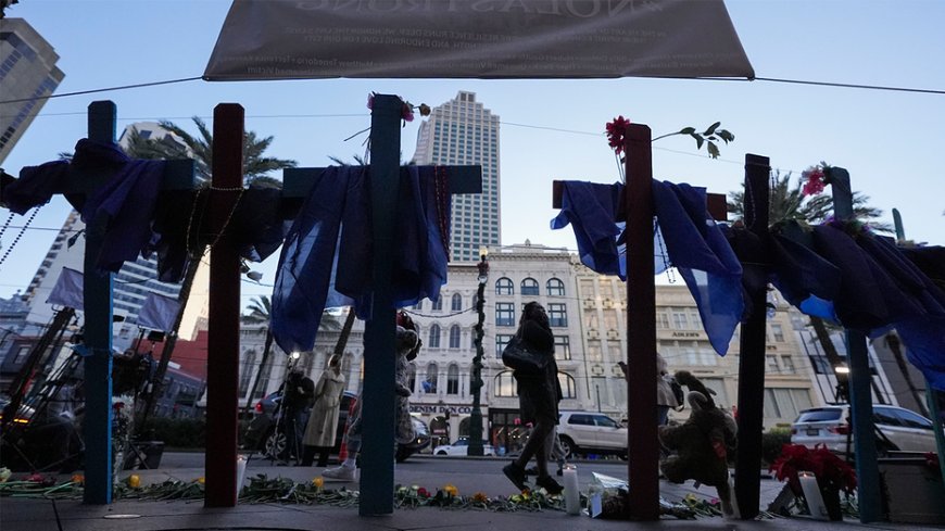 New Orleans holds vigil to mourn victims of Bourbon Street terror attack: 'An outpouring of love'