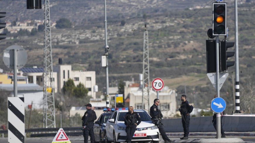 Shooting attack on a bus kills 3 Israelis in the occupied West Bank