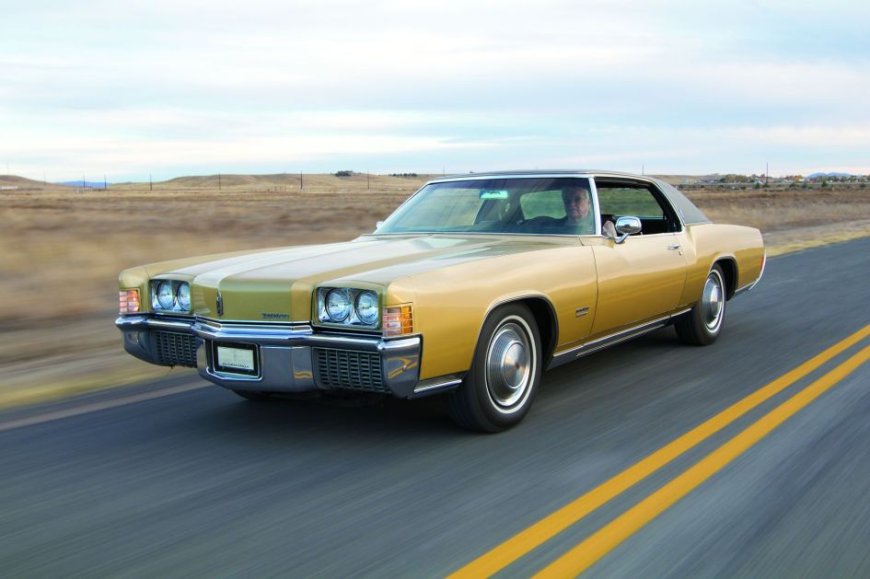 We drive the new-for-1971 personal-luxury-oriented Oldsmobile Toronado