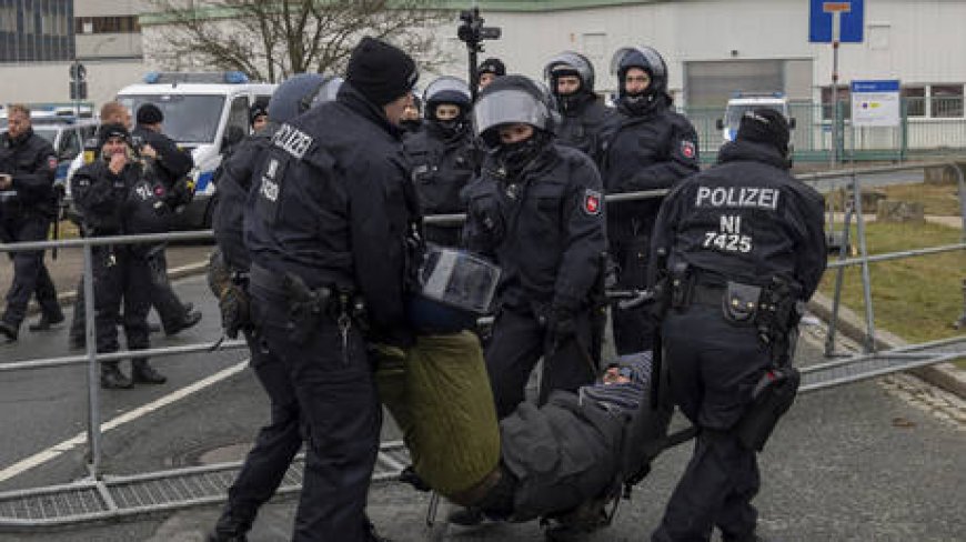 German liberals riot in Saxony (VIDEOS)