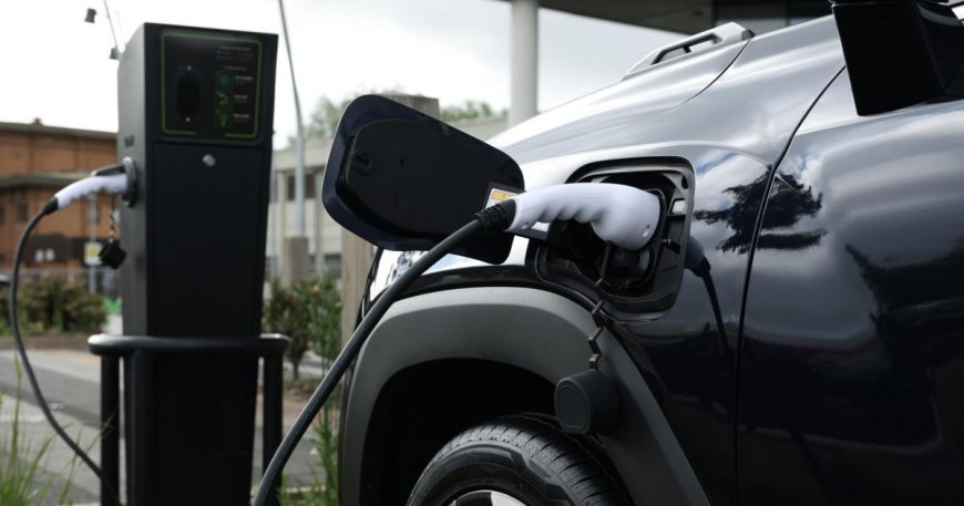 Patchy Queensland EV charging network plagued by delays