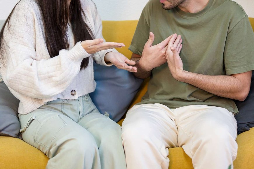 Boyfriend Is Mad His Girlfriend Won't Financially Support His 'Genius' Idea of 'Inventing a New Color'