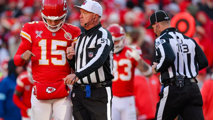 Stunning stat proves NFL fans are right to think Chiefs enjoy penalty advantage in playoffs