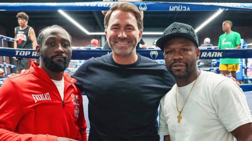 ‘Showed my accounts’ – Floyd Mayweather approaches Eddie Hearn in hilarious meeting after promoter disputed legend’s net worth