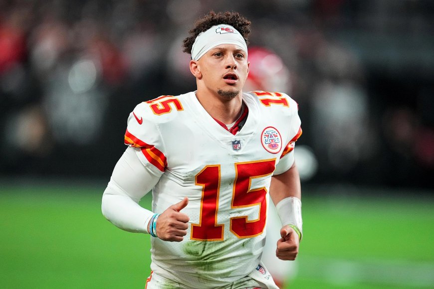 Patrick Mahomes' Grandfather Enters Hospice Days Before Chiefs Playoff Game