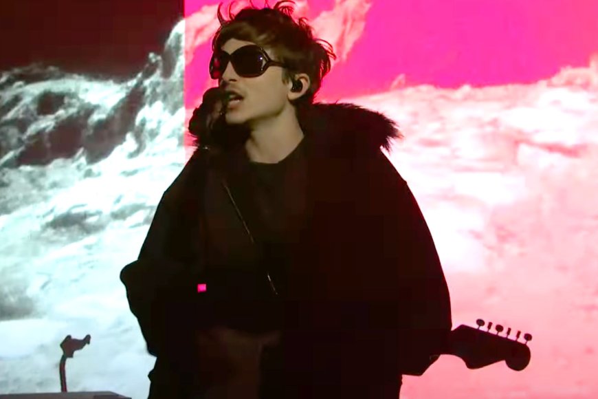 Timothée Chalamet Channels His Inner Bob Dylan Again as He Performs Songs from the Music Legend’s Catalog on “SNL”: Watch